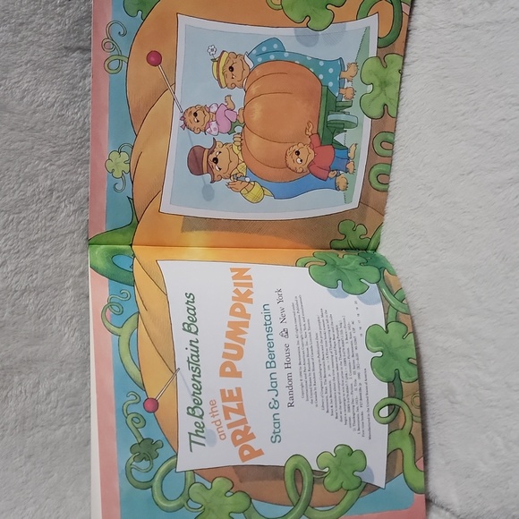 The Berenstain Bears and the Prize Pumpkin - Picture 4 of 4